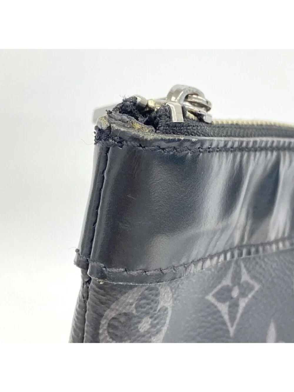 Louis Vuitton Clutch Monogram Eclipse Pochette Discovery Black